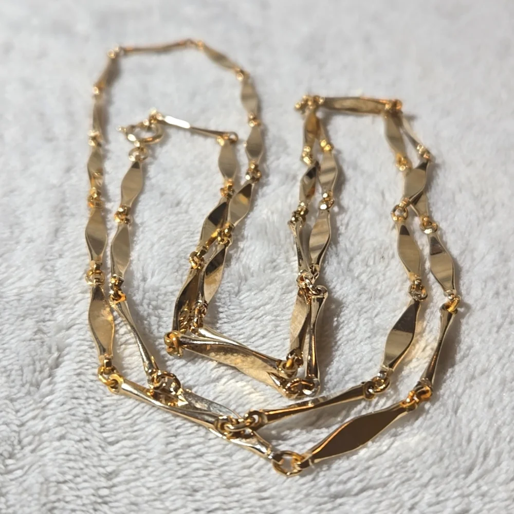 #368 GOLD tone necklace - Picture 4 of 5